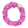 By Eloise London Silk Scrunchie Gold Heart Gumička na vlasy pre ženy 1 ks Odtieň Bubblegum Pink