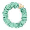 By Eloise London Silk Scrunchie Gold Heart Gumička na vlasy pre ženy 1 ks Odtieň Mint