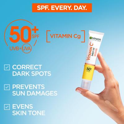 Garnier Skin Naturals Vitamin C Daily UV Glow SPF50+ Denný pleťový krém pre ženy 40 ml