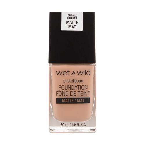 Wet n Wild PhotoFocus zmatňujúci fluidný make-up odtieň Classic Beige 30 ml