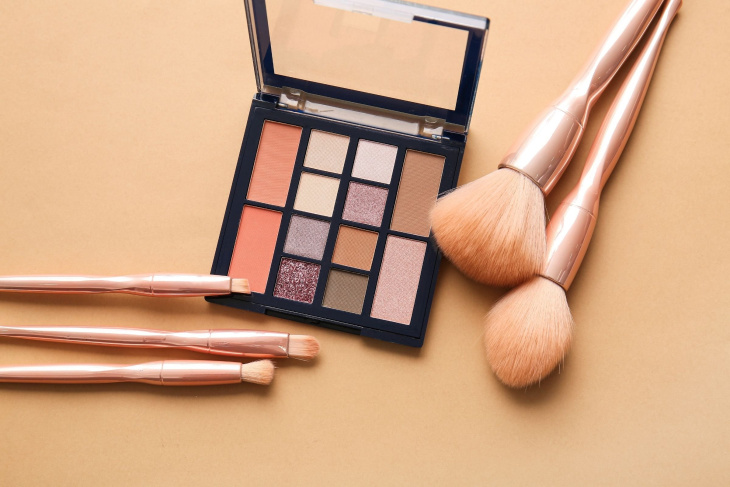 Paletka očných tieňov