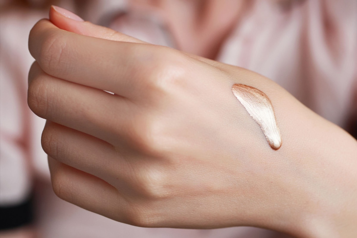 Tekutý rozjasňovač