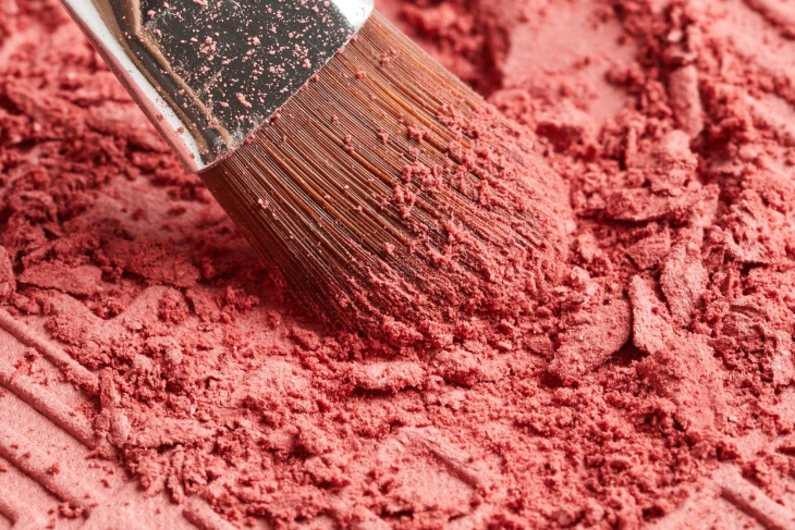 Výber odtieňa lícenky