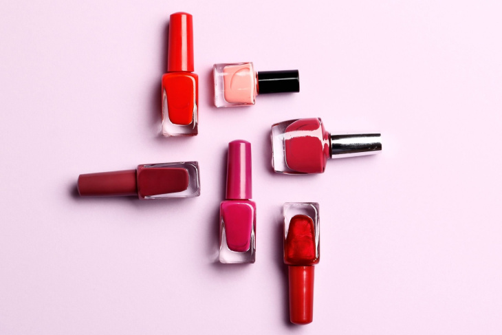 Laky na nechty a zloženie